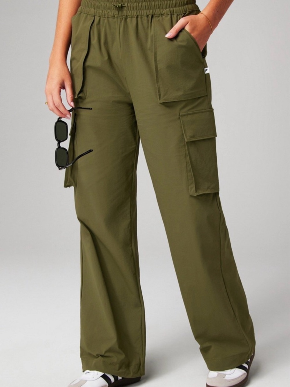 Fabletics Wide-Leg Cargo Pants Size M Olive Green